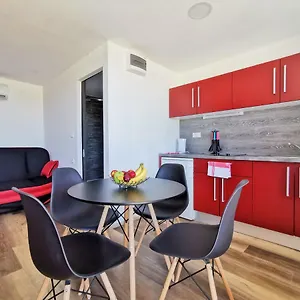 Village Lipa Apartament