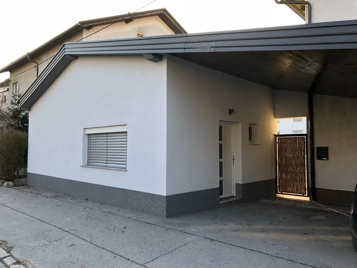 Luxury Studio Apartments Lubiana 0*,